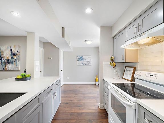 4th image of 6111 Beverly Hill St #62