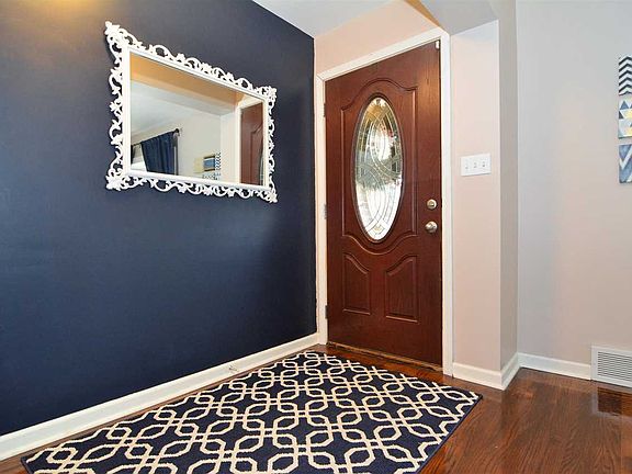 2nd image of 10566 Cricklewood Dr