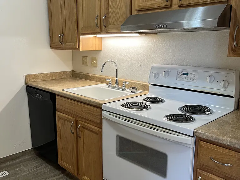 604 Stanfield Ave — Photo 5