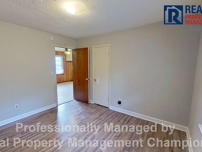 209 Sycamore St — Photo 12