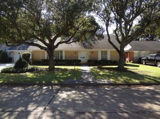 3049 Bryan Ave, Groves, TX 77619