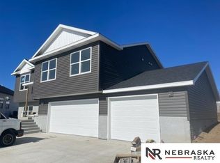 5440 W Gary Gately St, Lincoln, NE 68528