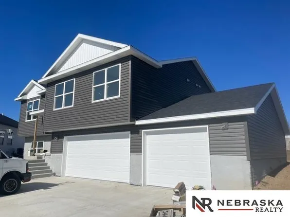 5440 W Gary Gately St, Lincoln, NE 68528