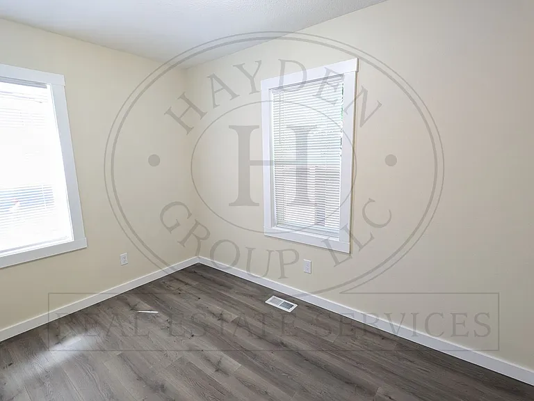 625 SW Dennis Ave — Photo 13