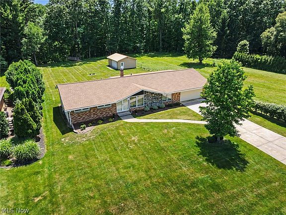 3rd image of 1380 Romane Dr