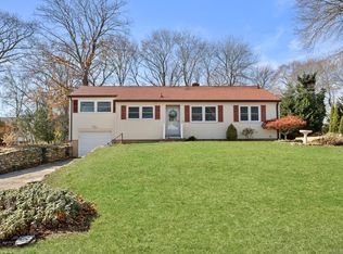 30 Linda Ave, Waterford, CT 06385