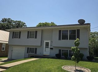 908 Tressa St, Dubuque, IA 52003
