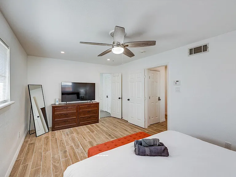 3544 Northaven Rd — Photo 17