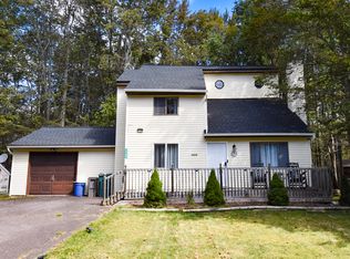 7139 Robinwood Dr, Tobyhanna, PA 18466