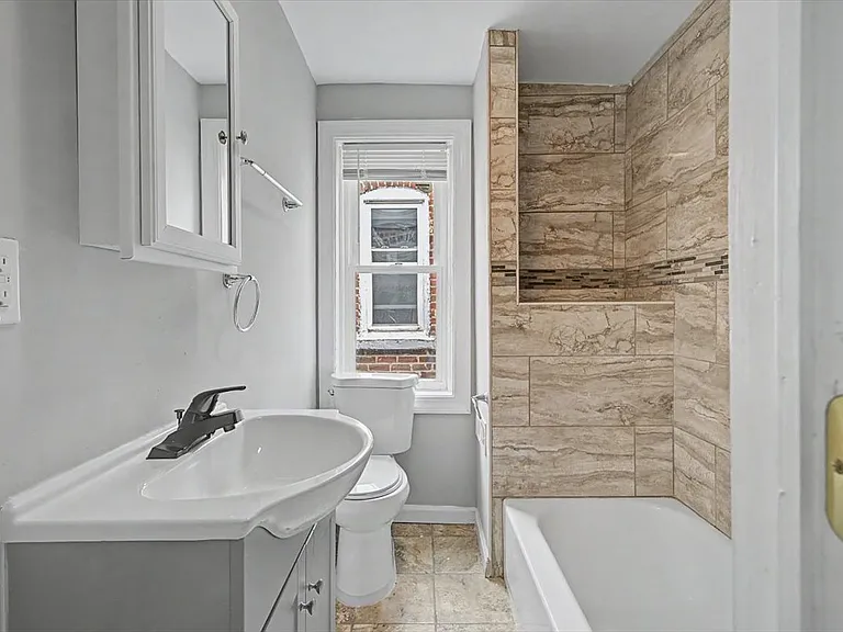 203 N Dupont St — Photo 12