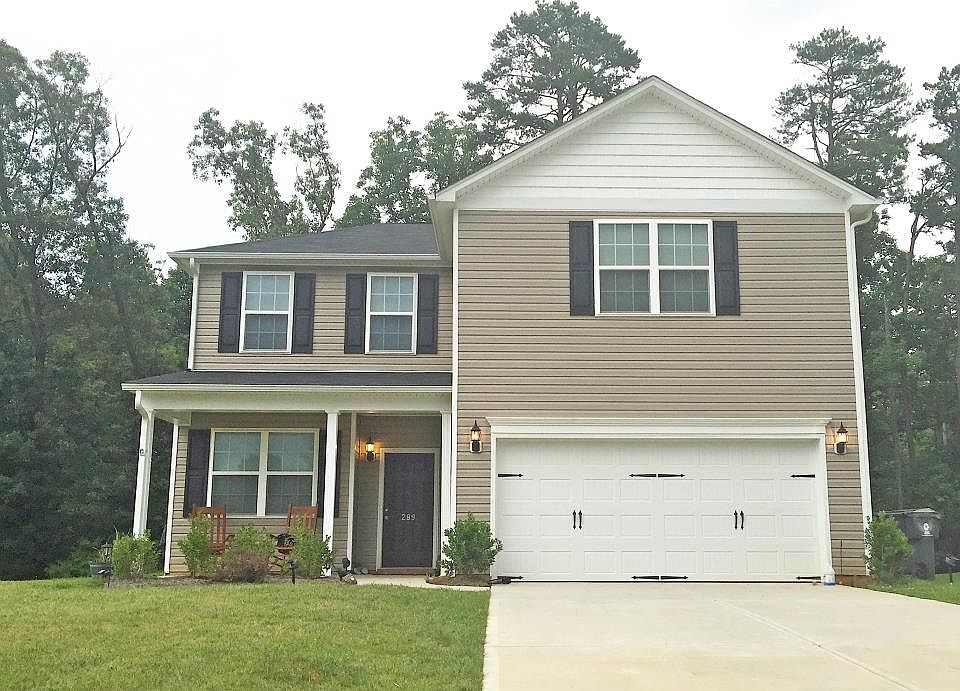 On a quiet cul de sac, just 5 minutes from I-40