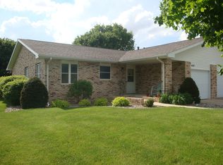 418 N 4th St, Cissna Park, IL 60924