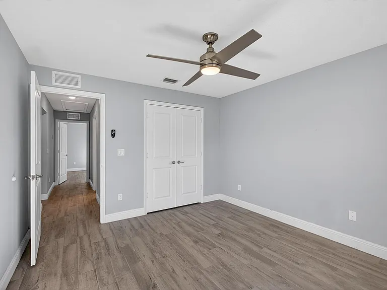 2501 SE Mariposa Ave — Photo 35