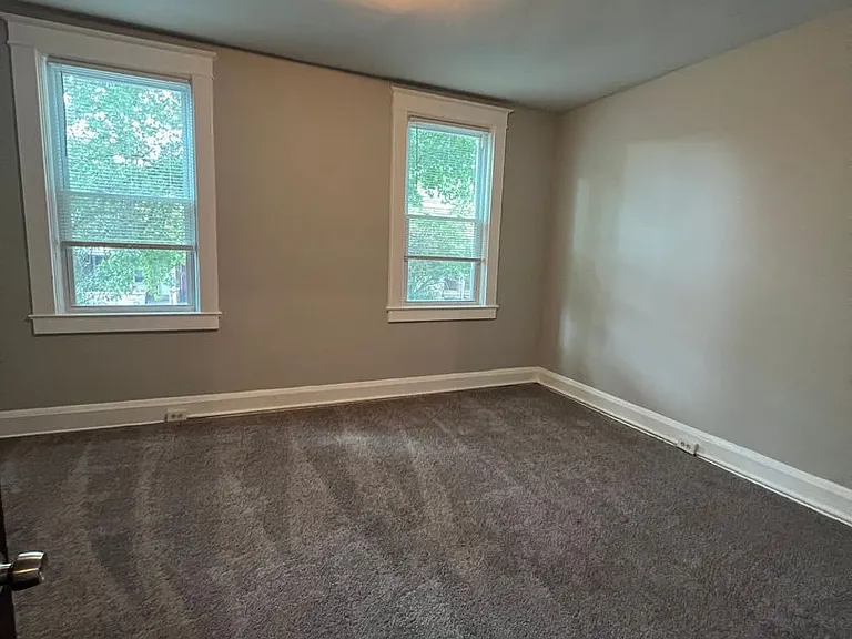 1329 Homestead St — Photo 12