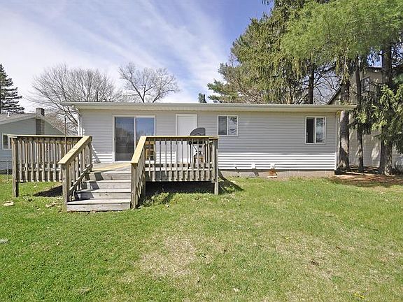 2nd image of 70881 Lakeview Dr