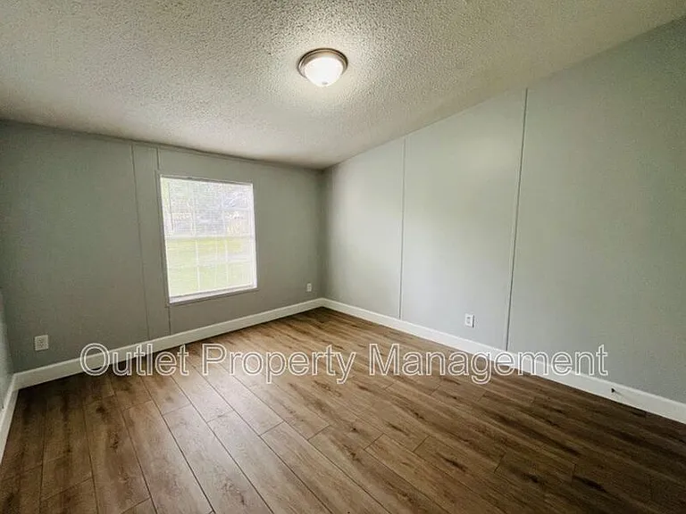 15710 Bermuda St — Photo 13