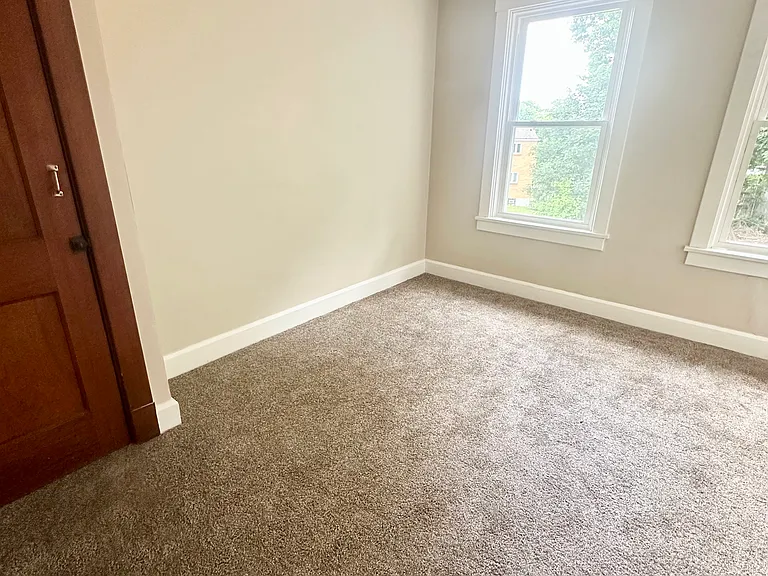 7321 Somerset St — Photo 11