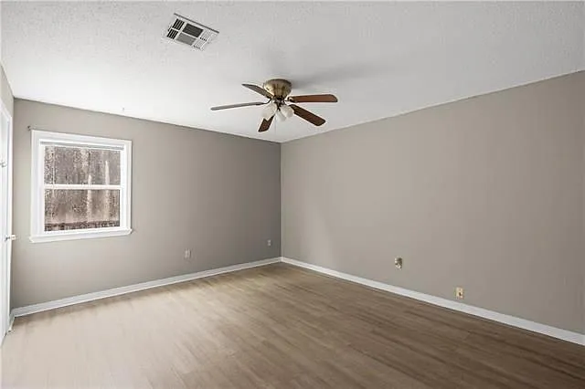 50 Brandon Hall Dr #D — Photo 8