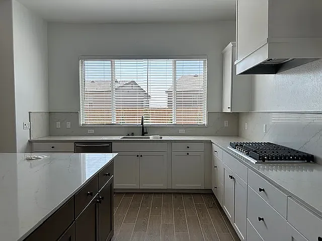 950 W Wayfarer Ln — Photo 2