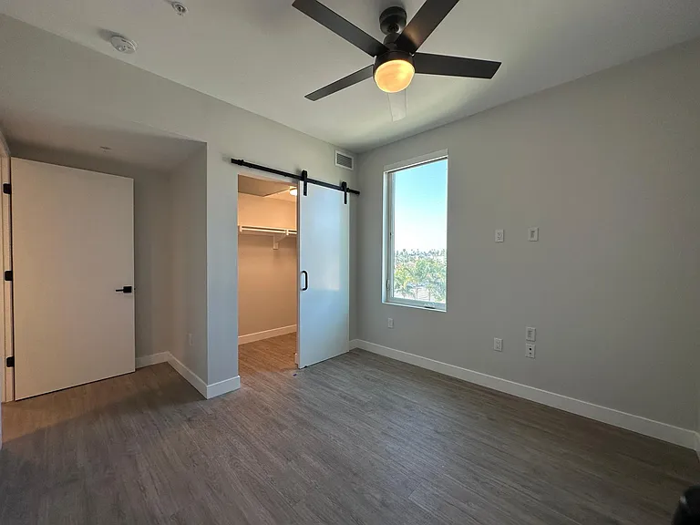 Evoc Hillcrest — Photo 34
