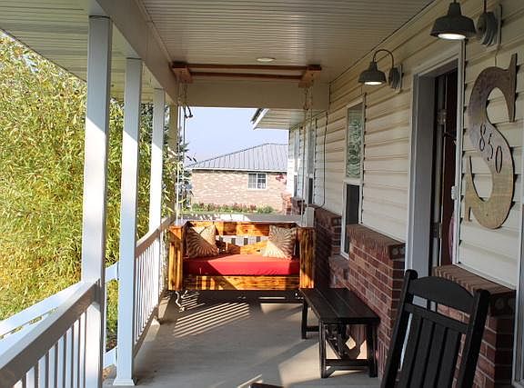 2nd image of 850 Hoover St