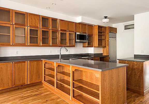 4th image of 458 W 22nd St APT 3