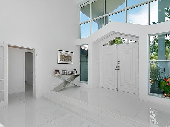 4th image of 1080 San Pedro Ave