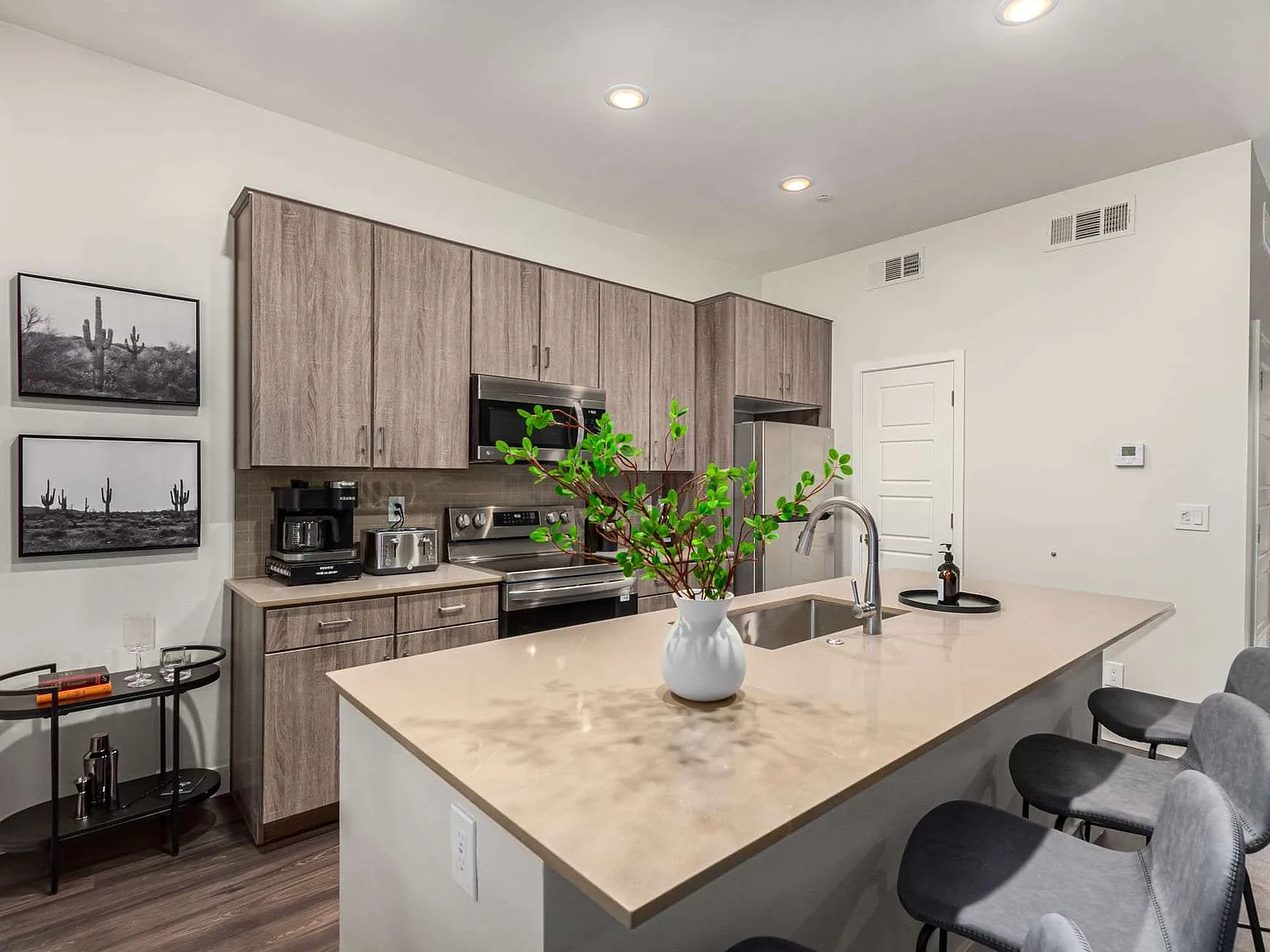 Pinnacle Vista Condominiums — Photo 2