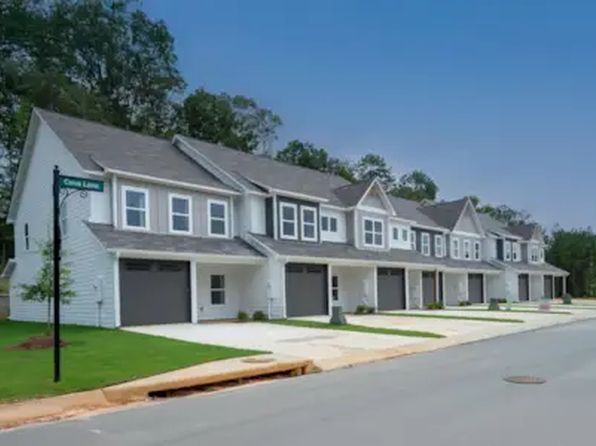 22117 Cove Ln #22117