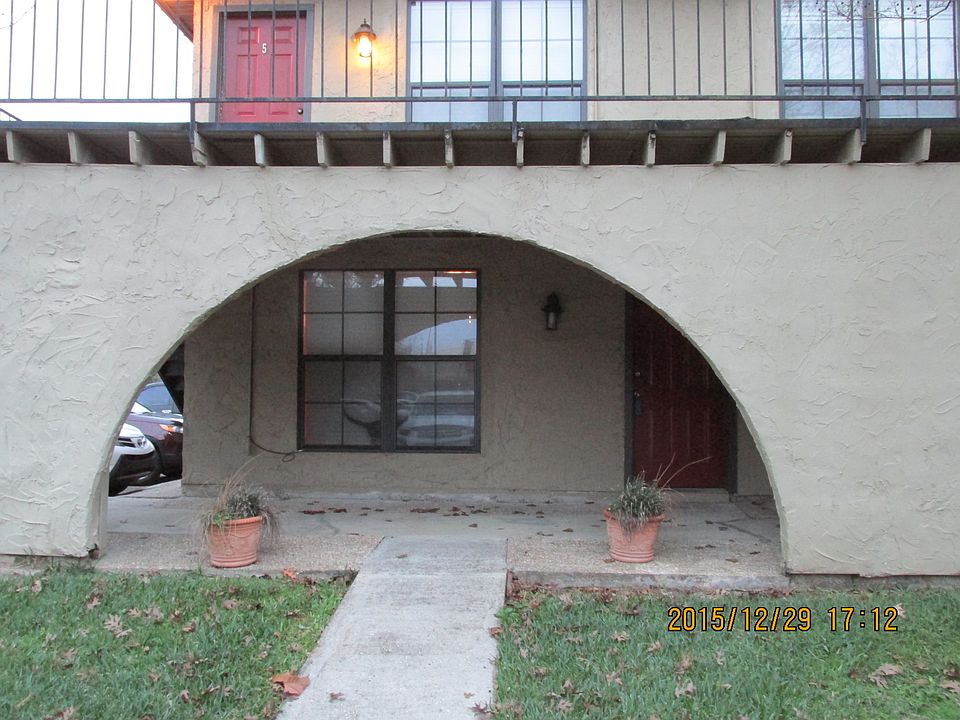 Front door Entry - Downstair