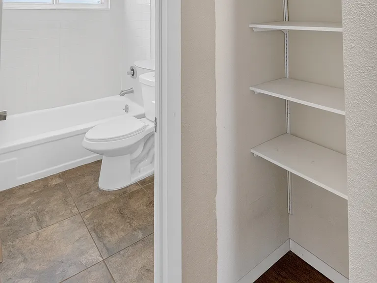19054 W 61st Pl — Photo 15