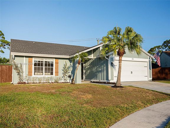 3rd image of 131 Rosewood Cir