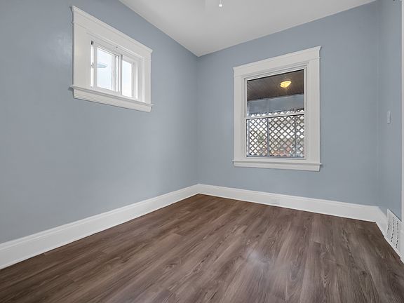 5th image of 2826 E 124th St Unit B