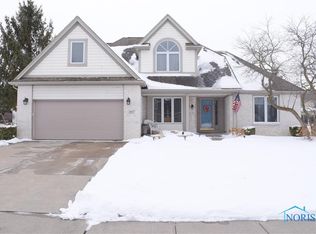 1415 Kensington Blvd, Bowling Green, OH 43402