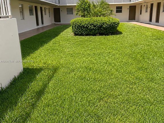 4th image of 8601 SW 94th St APT 105W