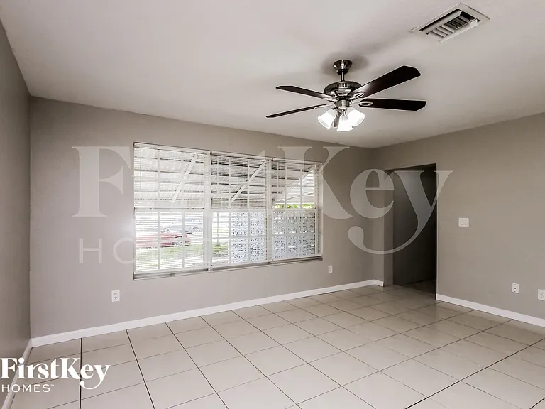 3430 N 72nd Ter — Photo 2