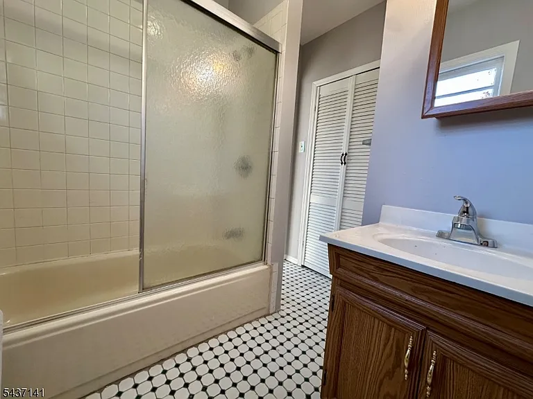 408 S Elmer St — Photo 4
