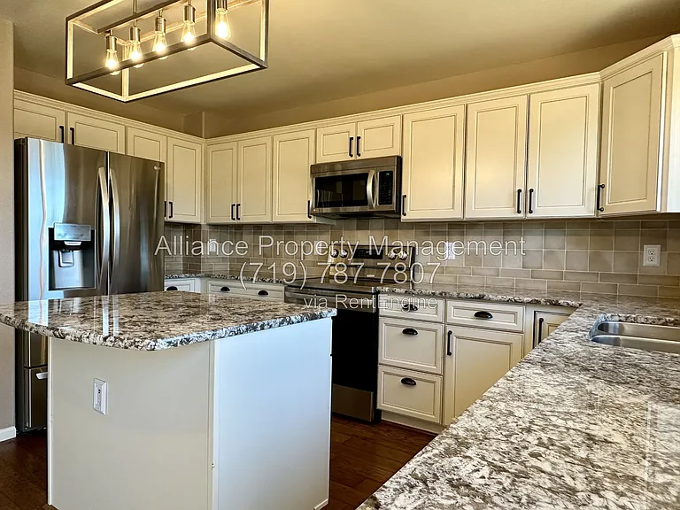 965 Piros Dr — Photo 6