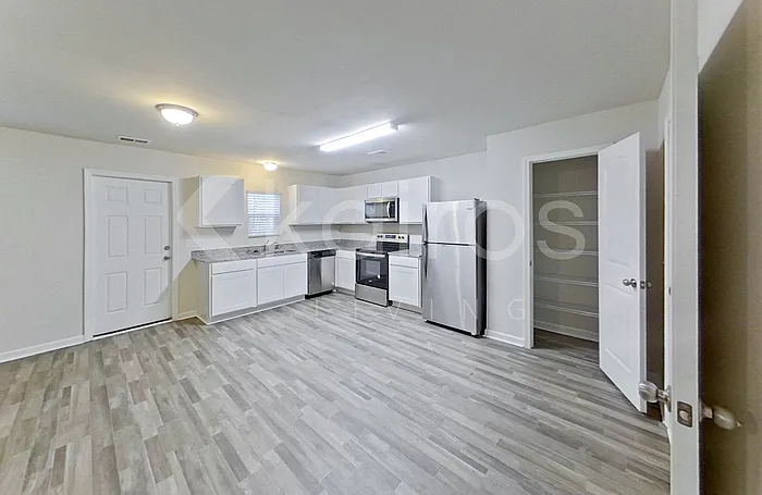 4 bed, 3.0 bath, 2010 sqft, $2,045 — Photo 3