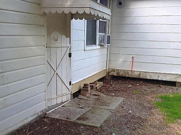 3rd image of 1311 Honduras St