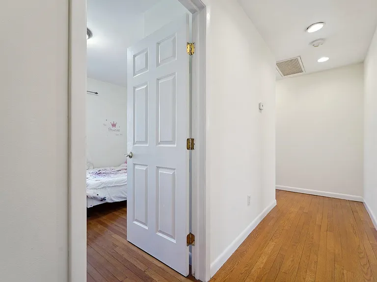 324 Brook St #324 — Photo 11