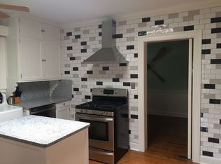 302 Cherry St, Mount Airy, NC 27030