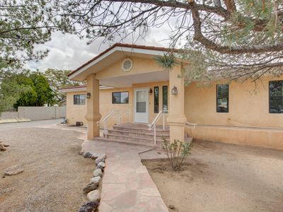 220 Camino Cinco SW, Albuquerque, NM, 87105
