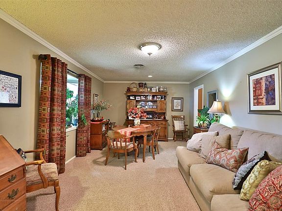 4th image of 2249 S Elmwood Dr