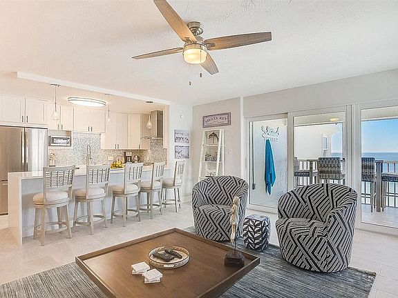 Rent weekly at siestakey.com