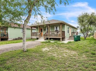 702 Celia St, Woodsboro, TX 78393