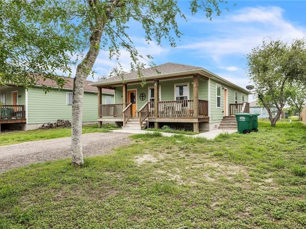 702 Celia St, Woodsboro, TX 78393