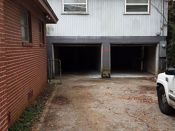 2nd image of 3222 Ernest St
