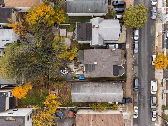 2nd image of 436 Ellison St