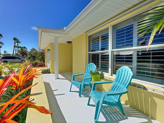 4th image of 770 Hibiscus Dr